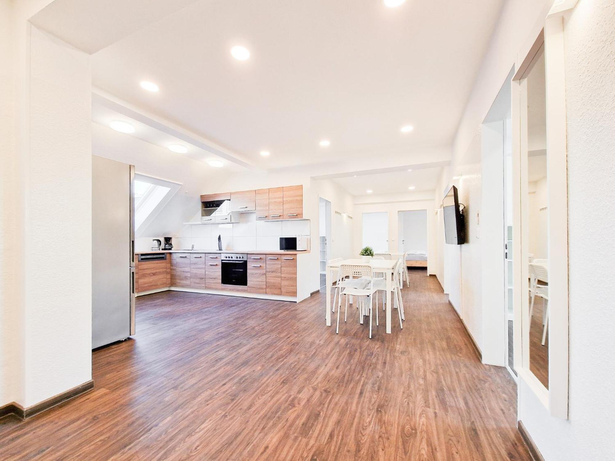 Raj Living - City Center Apartments With 5 Rooms - 10 Min Messe Dus Düsseldorf Esterno foto