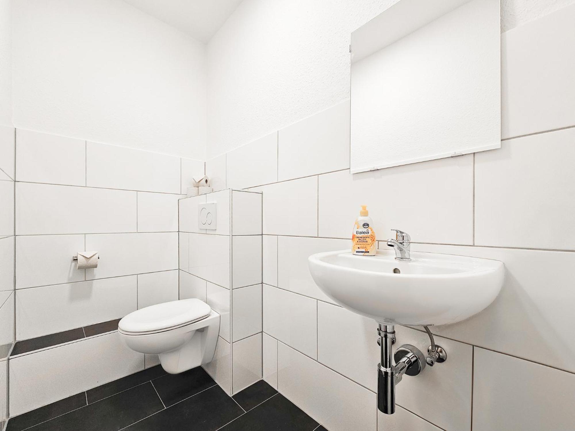 Raj Living - City Center Apartments With 5 Rooms - 10 Min Messe Dus Düsseldorf Esterno foto
