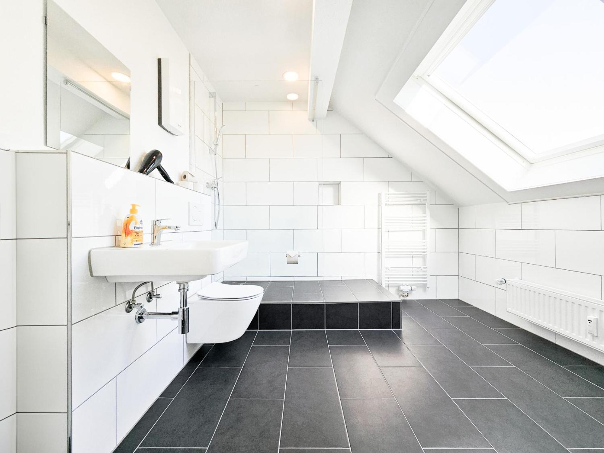 Raj Living - City Center Apartments With 5 Rooms - 10 Min Messe Dus Düsseldorf Esterno foto