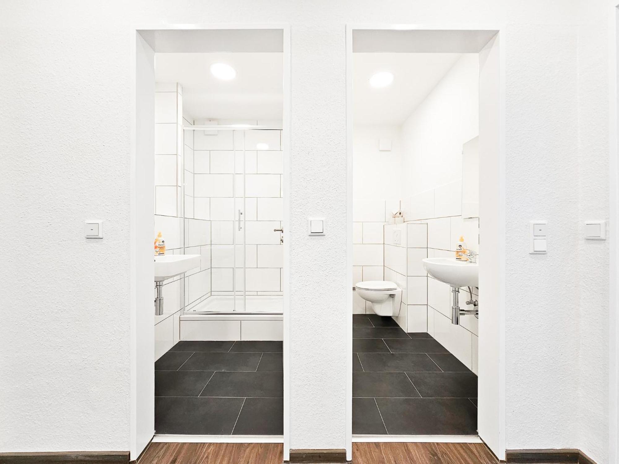 Raj Living - City Center Apartments With 5 Rooms - 10 Min Messe Dus Düsseldorf Esterno foto