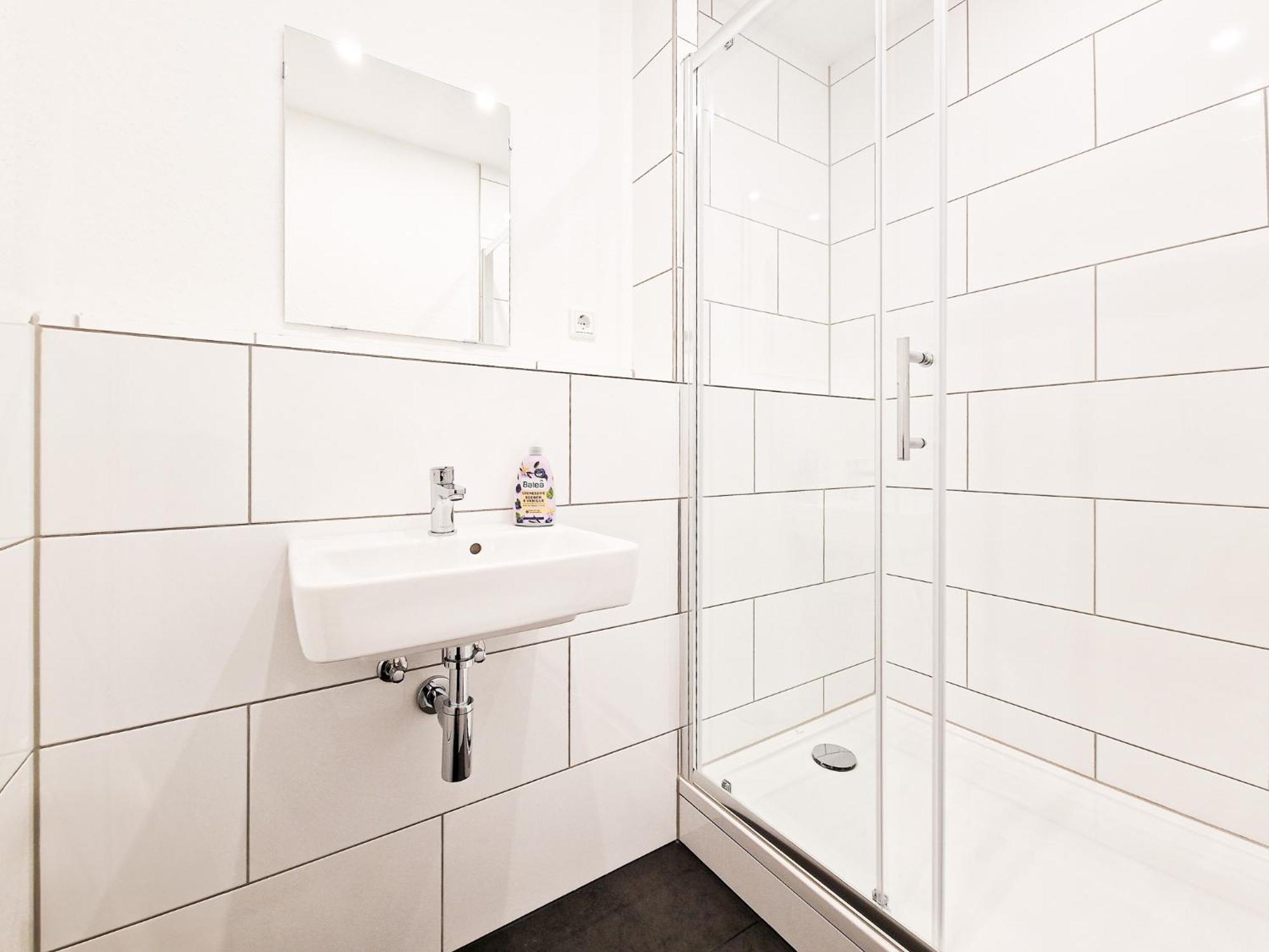 Raj Living - City Center Apartments With 5 Rooms - 10 Min Messe Dus Düsseldorf Esterno foto