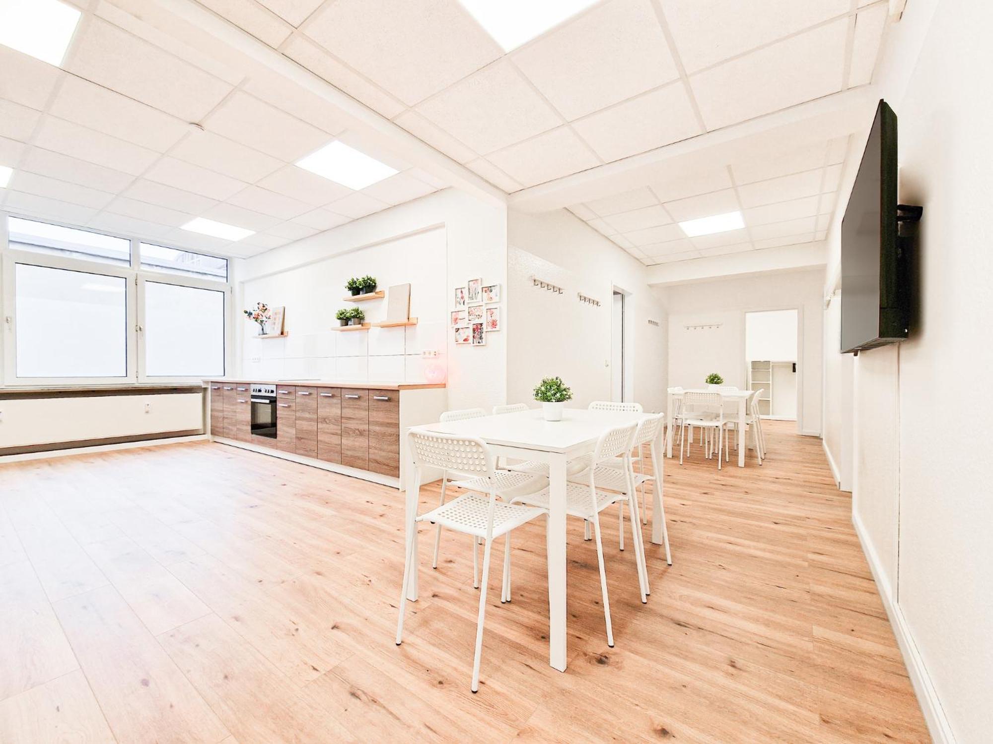 Raj Living - City Center Apartments With 5 Rooms - 10 Min Messe Dus Düsseldorf Esterno foto
