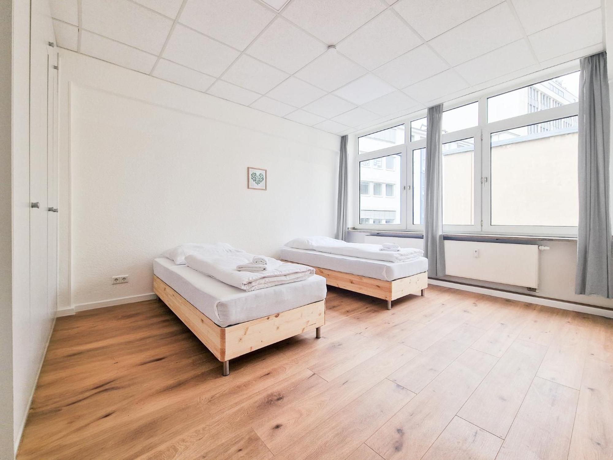 Raj Living - City Center Apartments With 5 Rooms - 10 Min Messe Dus Düsseldorf Esterno foto