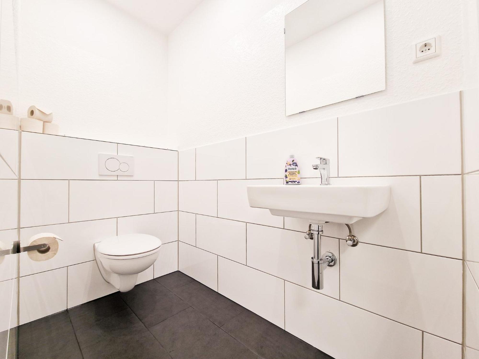 Raj Living - City Center Apartments With 5 Rooms - 10 Min Messe Dus Düsseldorf Esterno foto